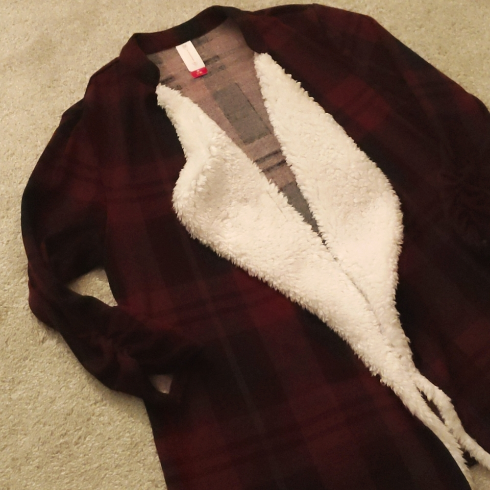 No Boundaries Open Front Red Black Plaid  Cardigan - Picture 4 of 5
